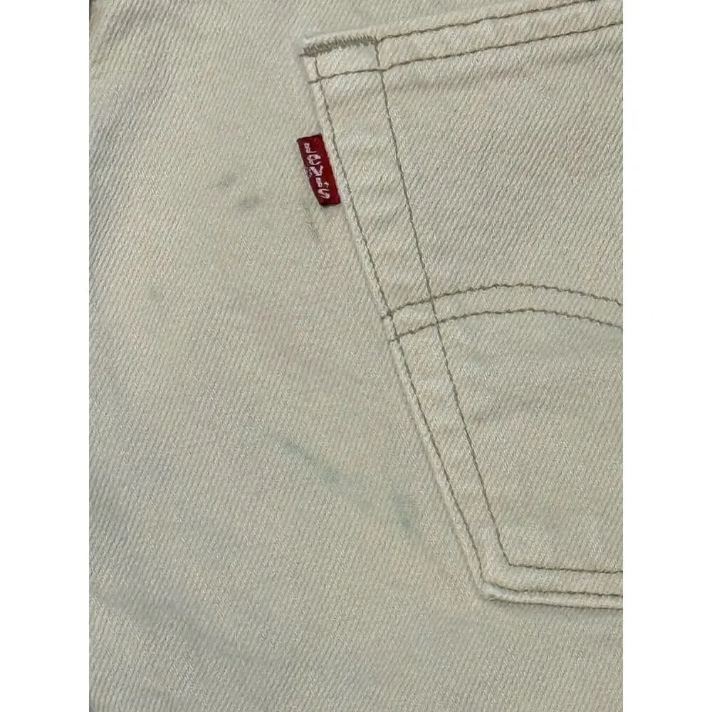 Vintage Levi's 550 31 x 30 Off-White Relaxed Fit Jeans Made in USA